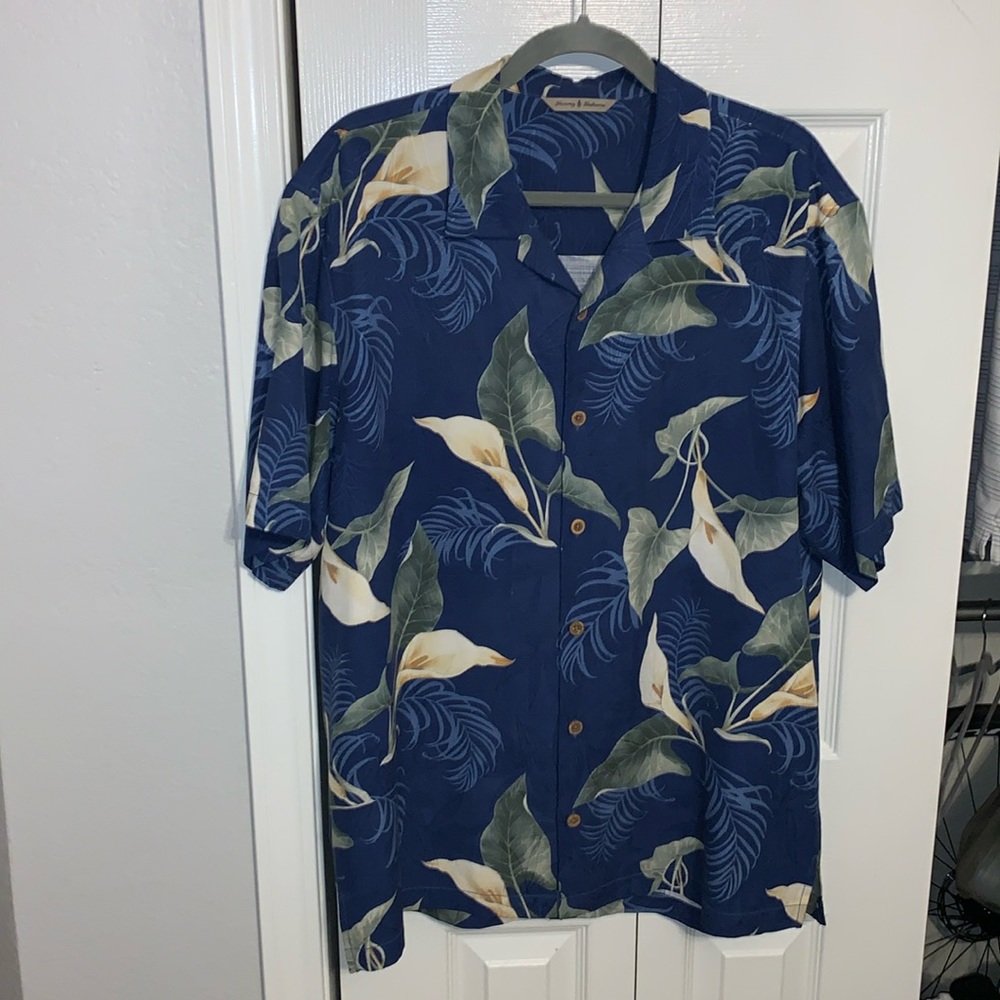 Tommy Bahama Floral Button Down Size Medium